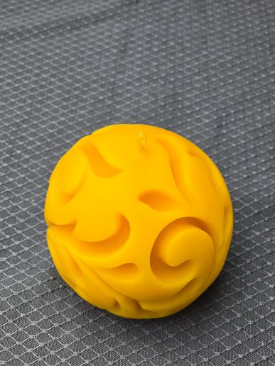 Kugelkerze mit Muster